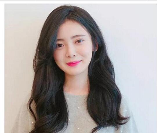 瘦脸中长发发型