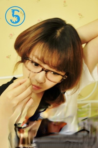夏天女生中长发发型扎法图片