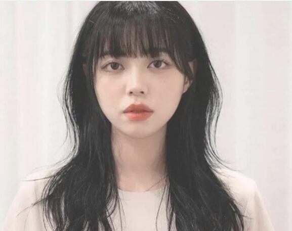 女生黑色长发
