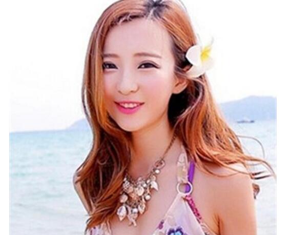 女生偏分发型