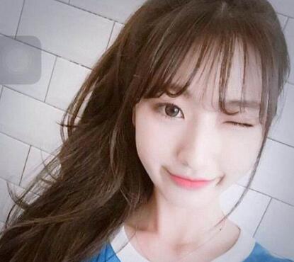 女生减龄中长发型图片